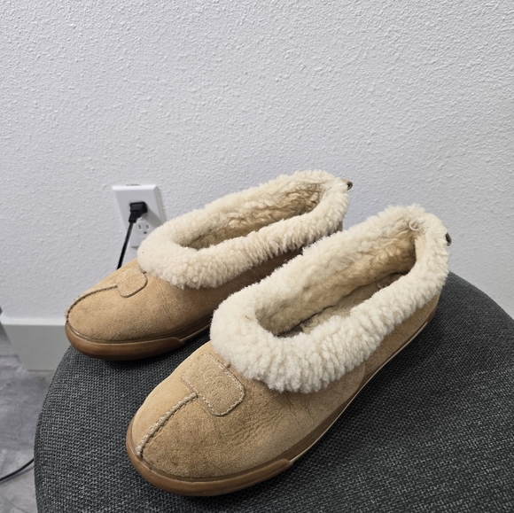 UGG Slippers Rylan Womens 12 Slip On Flats 1871 Brown Sherpa Slippers Comfort - Picture 2 of 10